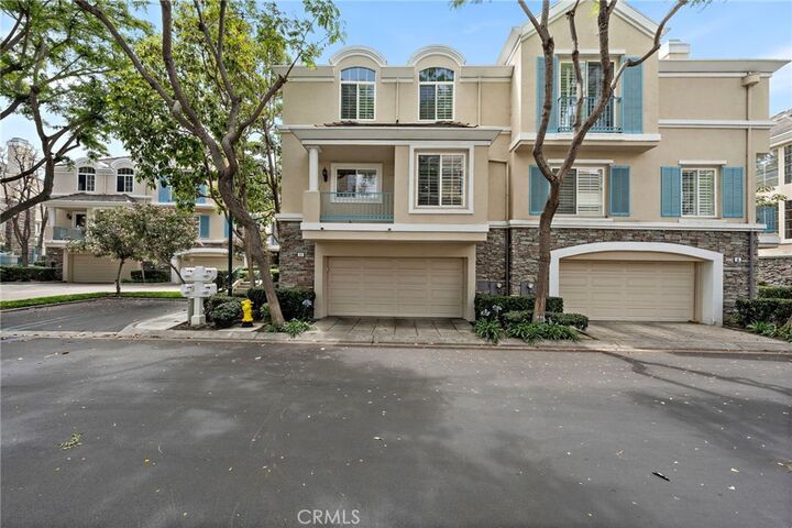 Property Photo:  44 Chandon  CA 92657 