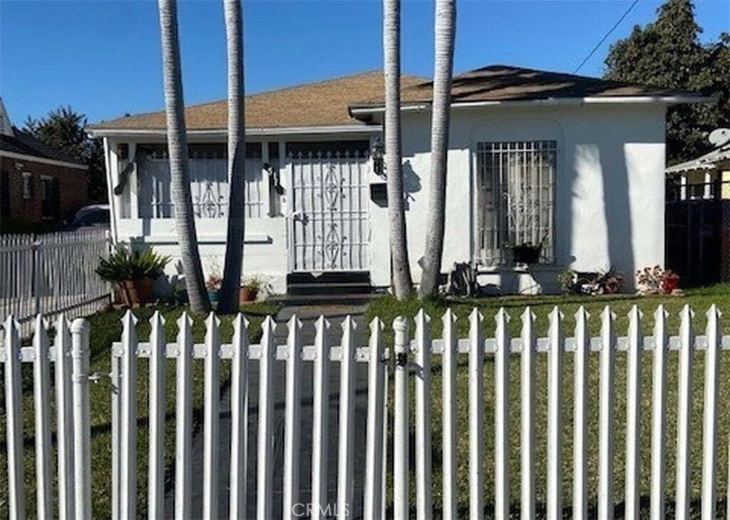 Property Photo:  511 N Chester  CA 90221 