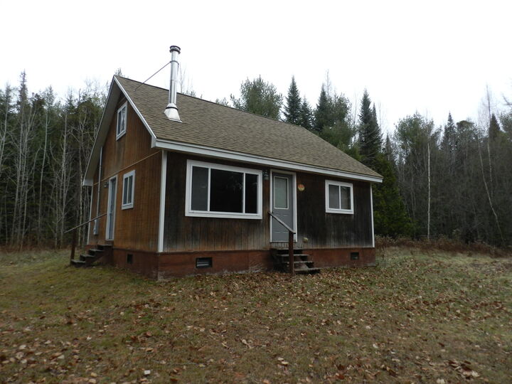 Property Photo: 632 County Road ME 04461