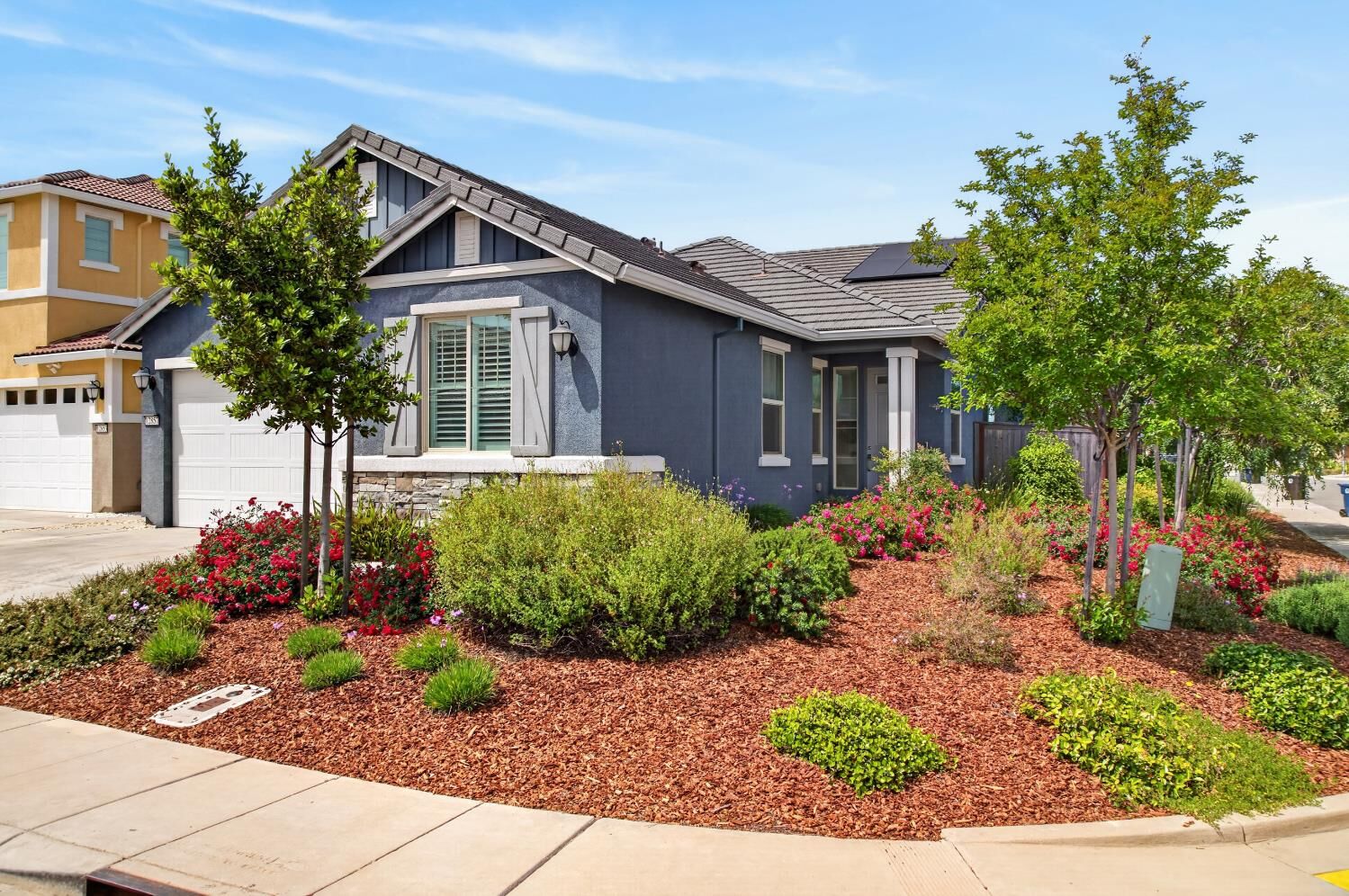 Property Photo:  12857 Montbrook Way  CA 95742 