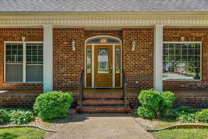 Property Photo: 210 Montchanin Dr TN 37138