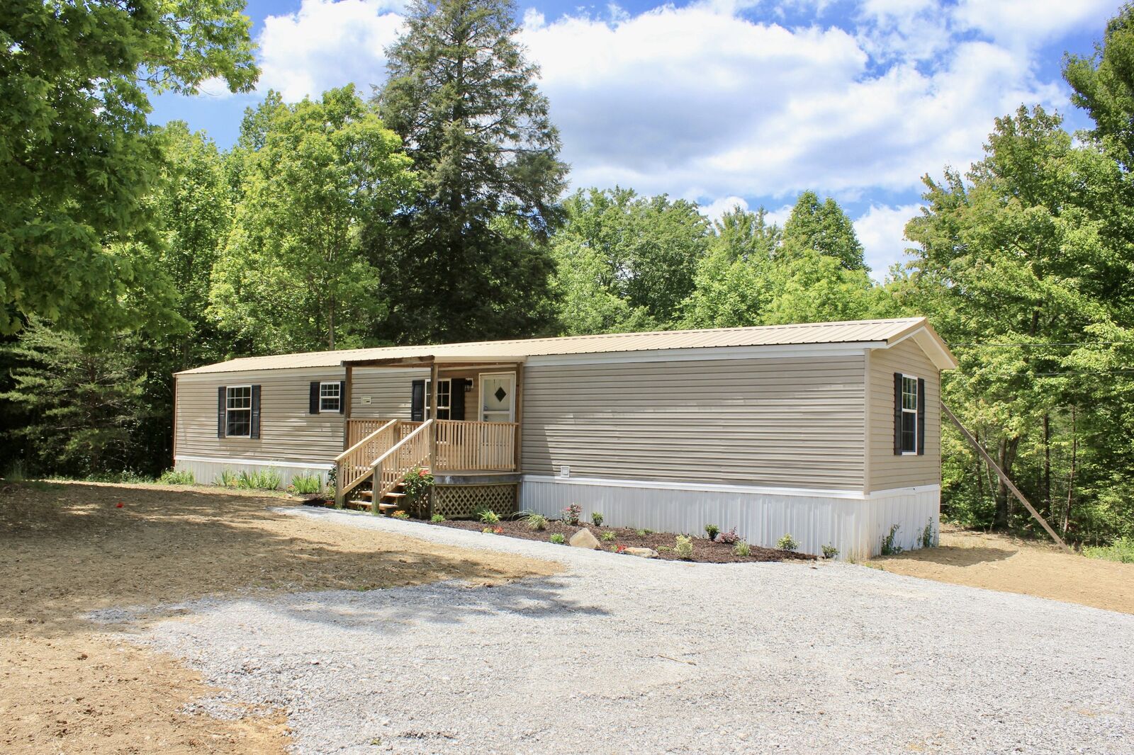 Property Photo: 379 Utah Rd TN 37305