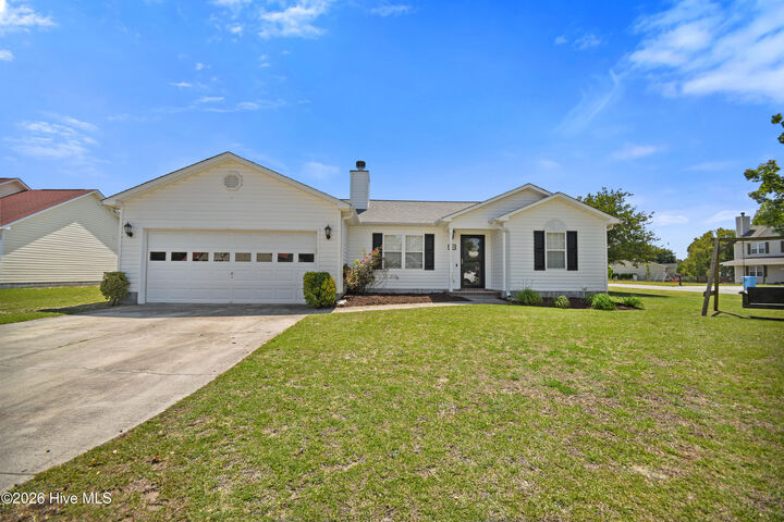Property Photo: 200 Essex Court NC 28574