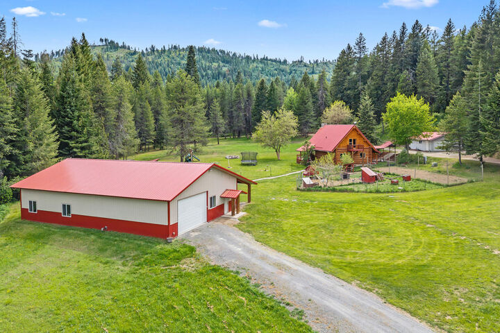 Property Photo:  2111 Dry Creek Rd  WA 99109 