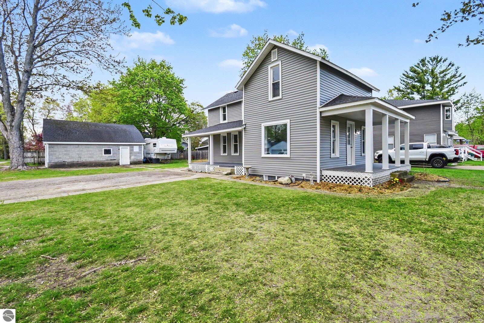 Property Photo:  601 N Arcade Street  MI 48624 