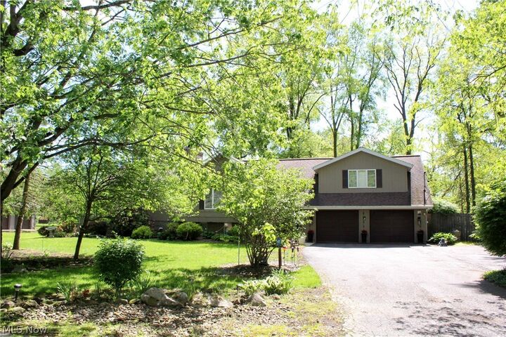Property Photo:  111 Albert Street  OH 44444 