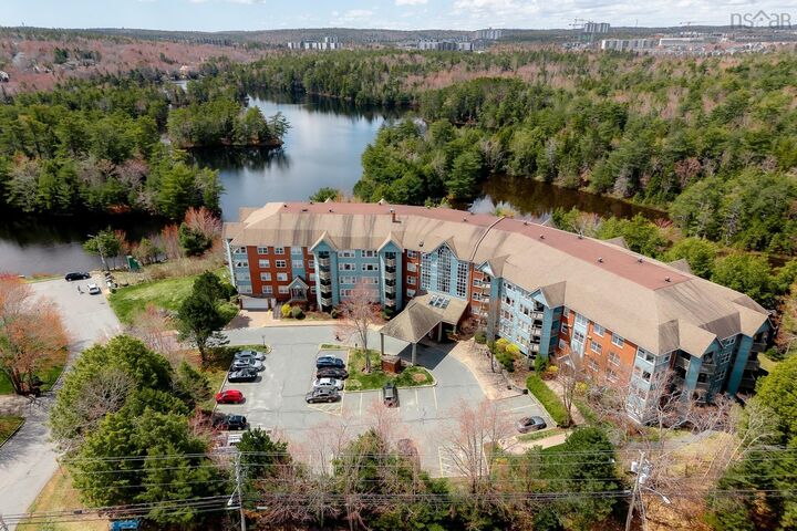407 2 Lake Drive — photo 1