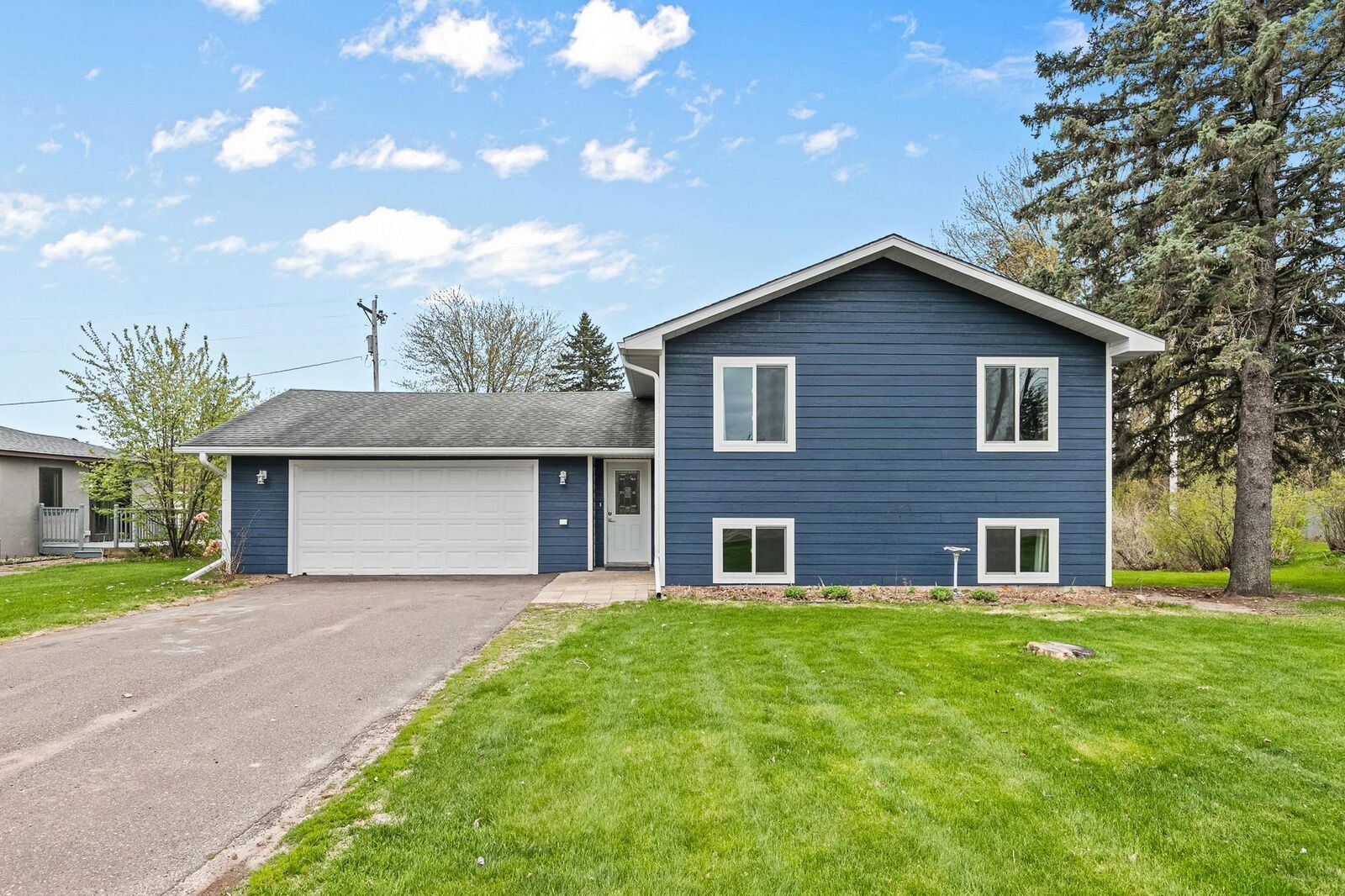 Property Photo:  850 W 4th Street  MN 55069 