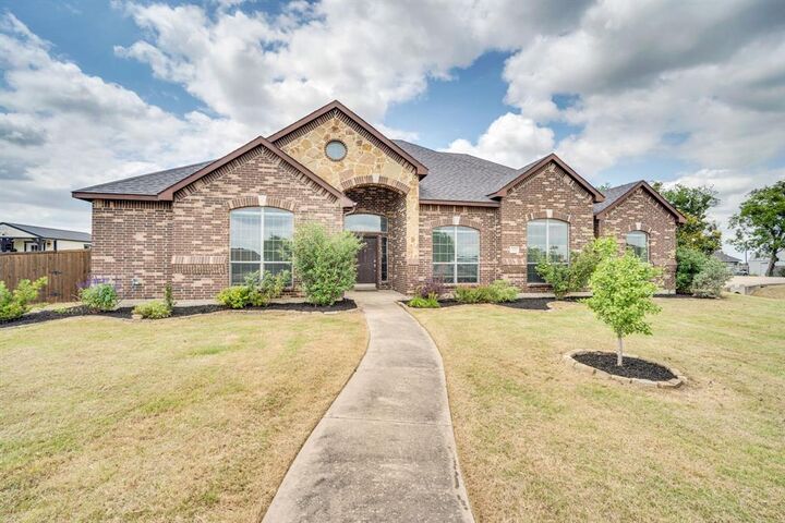 Property Photo:  100 Windsor Circle  TX 75165 