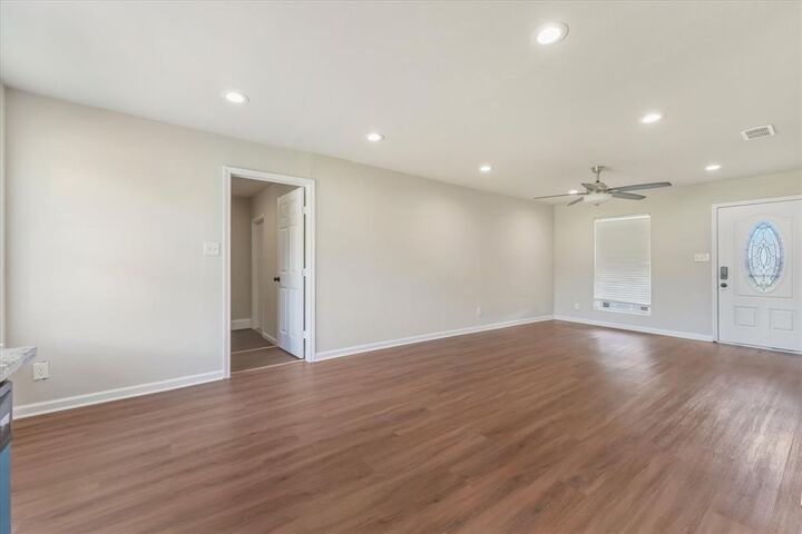 Property Photo:  304 E Stone Road  TX 75098 