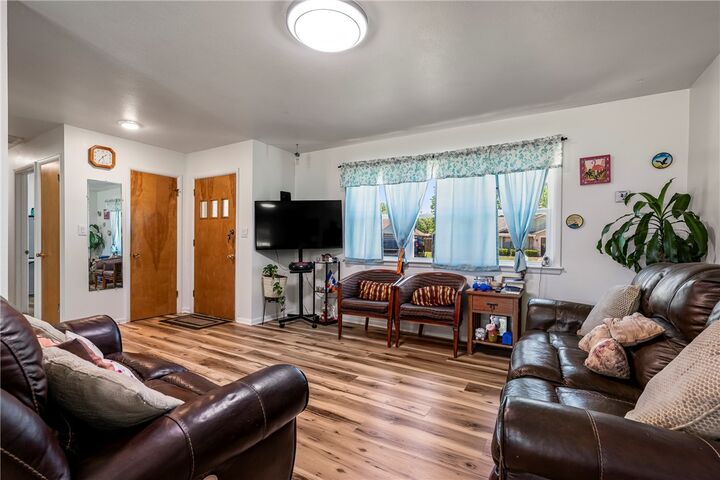 Property Photo:  501 Janet Street  AR 72762 