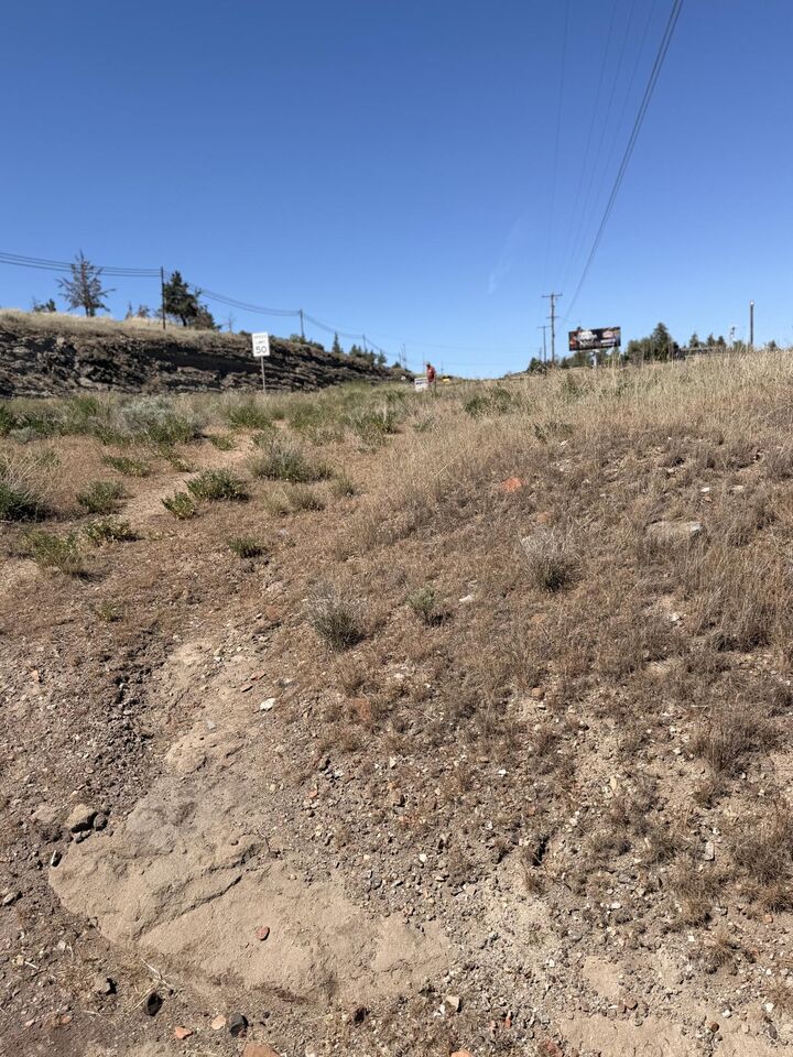 Property Photo:  NE Jefferson Street 05200  OR 97741 