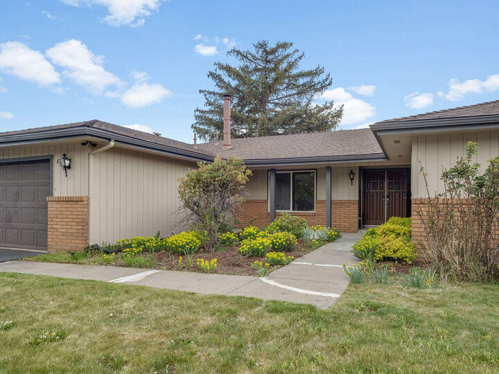 Property Photo:  4316 El Cerrito Way  OR 97603 