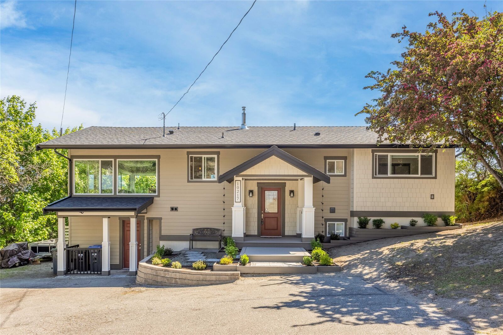 Property Photo:  10217 Giants Head Road  BC V0H 1Z7 