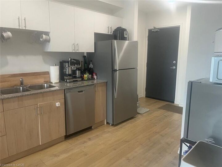 Property Photo:  181 Elmira Road S 706  ON N1K 0E3 