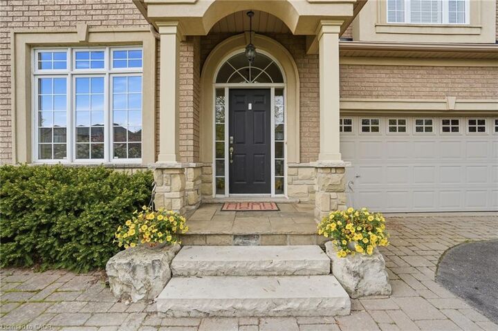 Property Photo:  20 Commando Court  ON L8B 0J6 