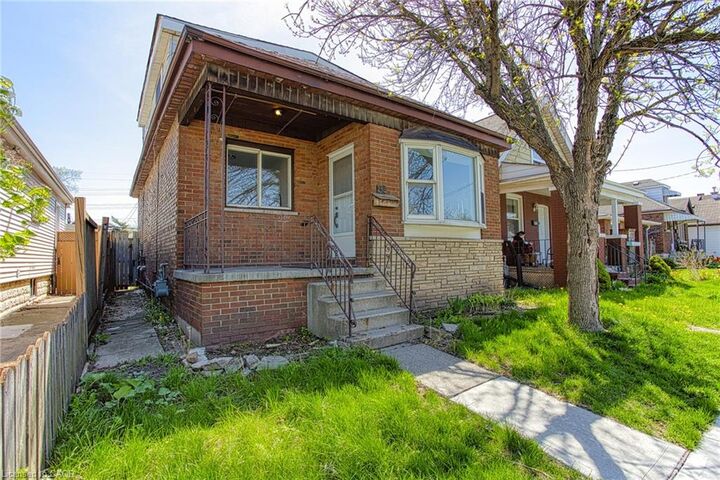 Property Photo:  292 Fairfield Avenue  ON L8H 5H6 