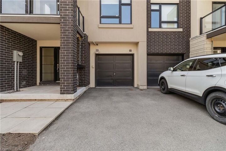 Property Photo:  1121 Cooke Boulevard 36  ON L7T 0C4 