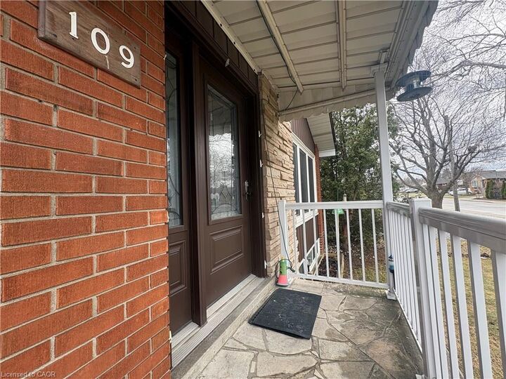 Property Photo:  109 Ridge Street  ON L9A 2X4 