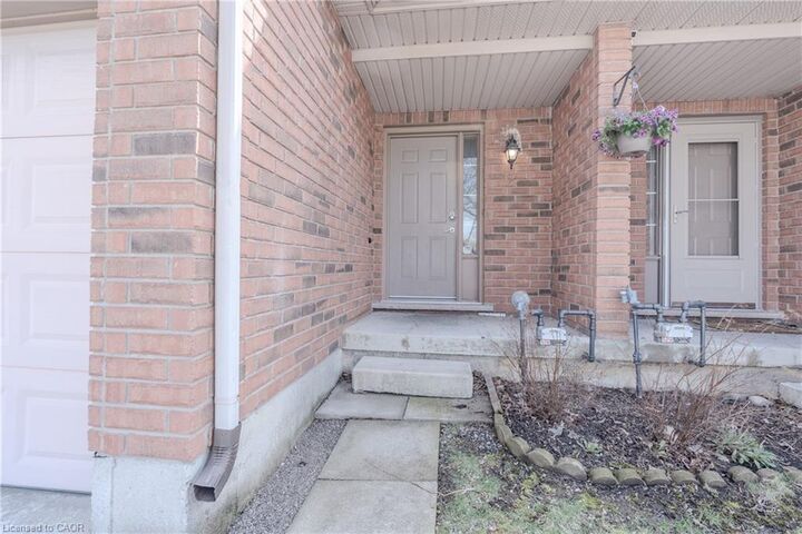 Property Photo:  171 Highbury Drive 2  ON L8J 3Y9 