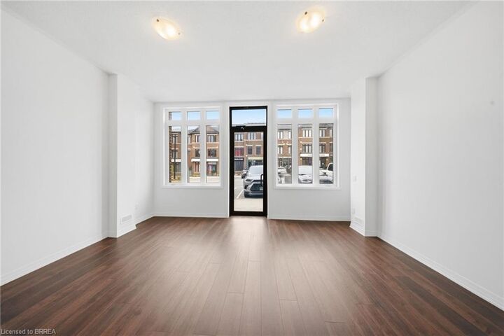 Property Photo:  585 Colborne Street 107  ON N3S 0K4 