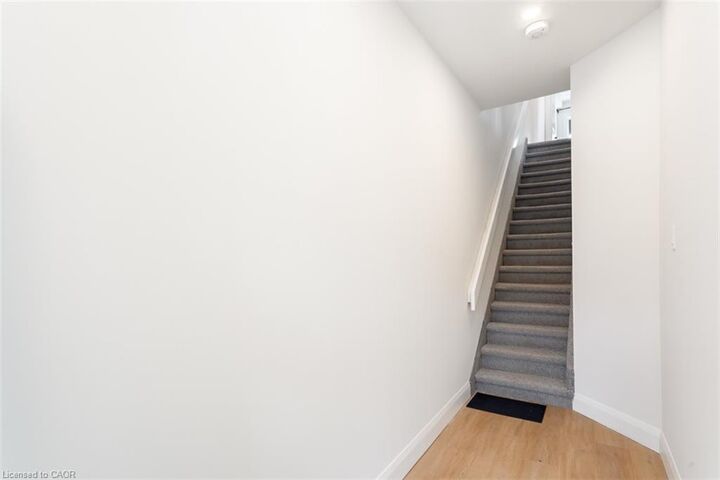 Property Photo:  113 Catharine Street N 2  ON L8R 1J5 