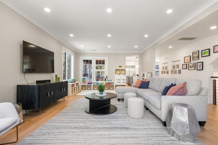 Property Photo:  80 Verndale St 80  MA 02446 