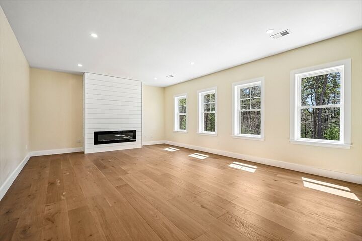 Property Photo: 33 Seabiscuit Dr MA 02360