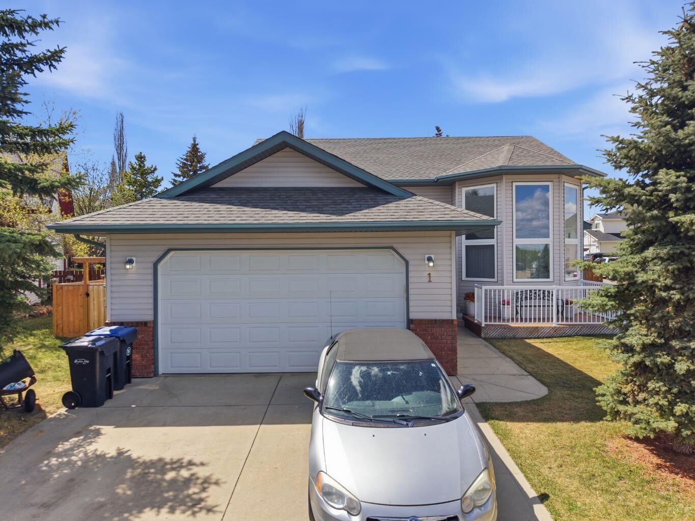 Property Photo:  1 Pell Close  AB T4S 1W8 
