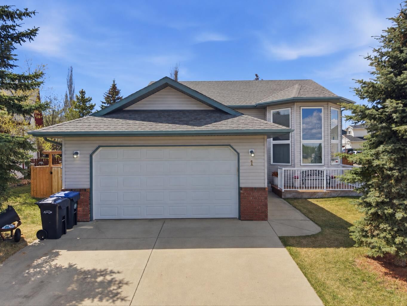 Property Photo:  1 Pell Close  AB T4S 1W8 