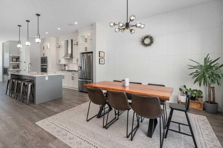 Property Photo:  4348 72 Street NW  AB T3B 2L2 