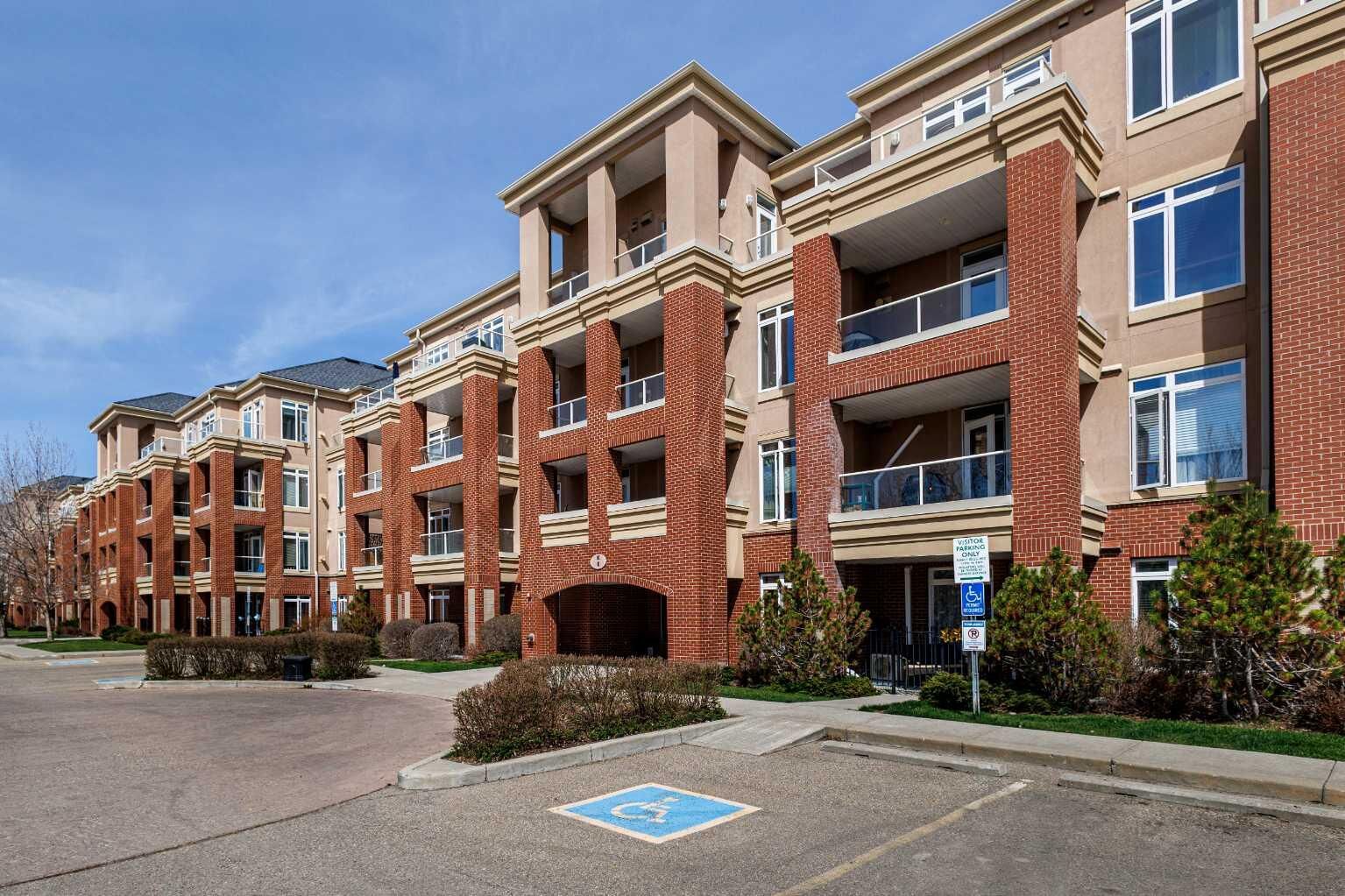 Property Photo:  8 Hemlock Crescent SW 304  AB T3C 2Z1 