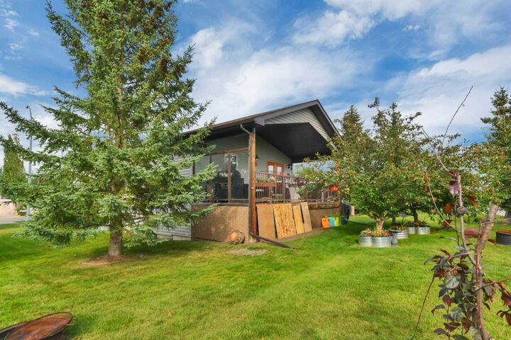 Property Photo:  25074 South Pine Lake Road 3070  AB T0M 1S0 