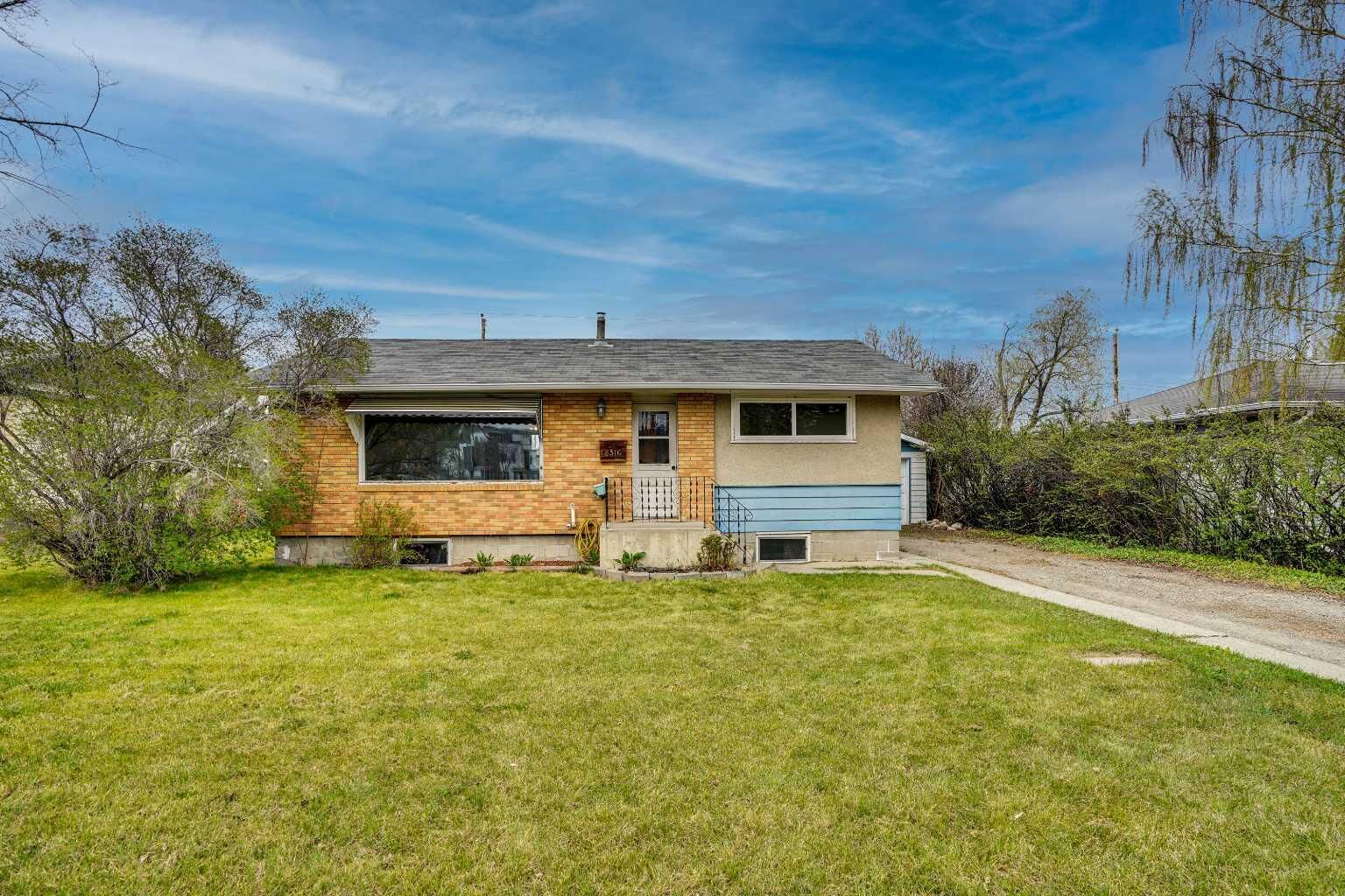 Property Photo:  8316 43 Avenue NW  AB T3B 1X9 