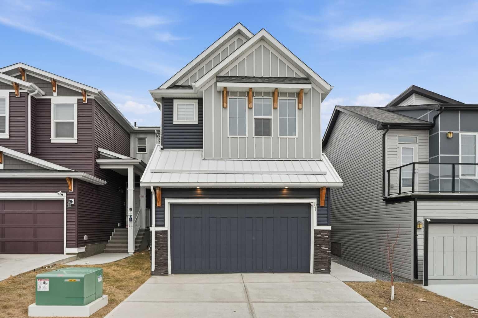 Property Photo:  61 Calhoun Crescent NE  AB T3P 1X8 