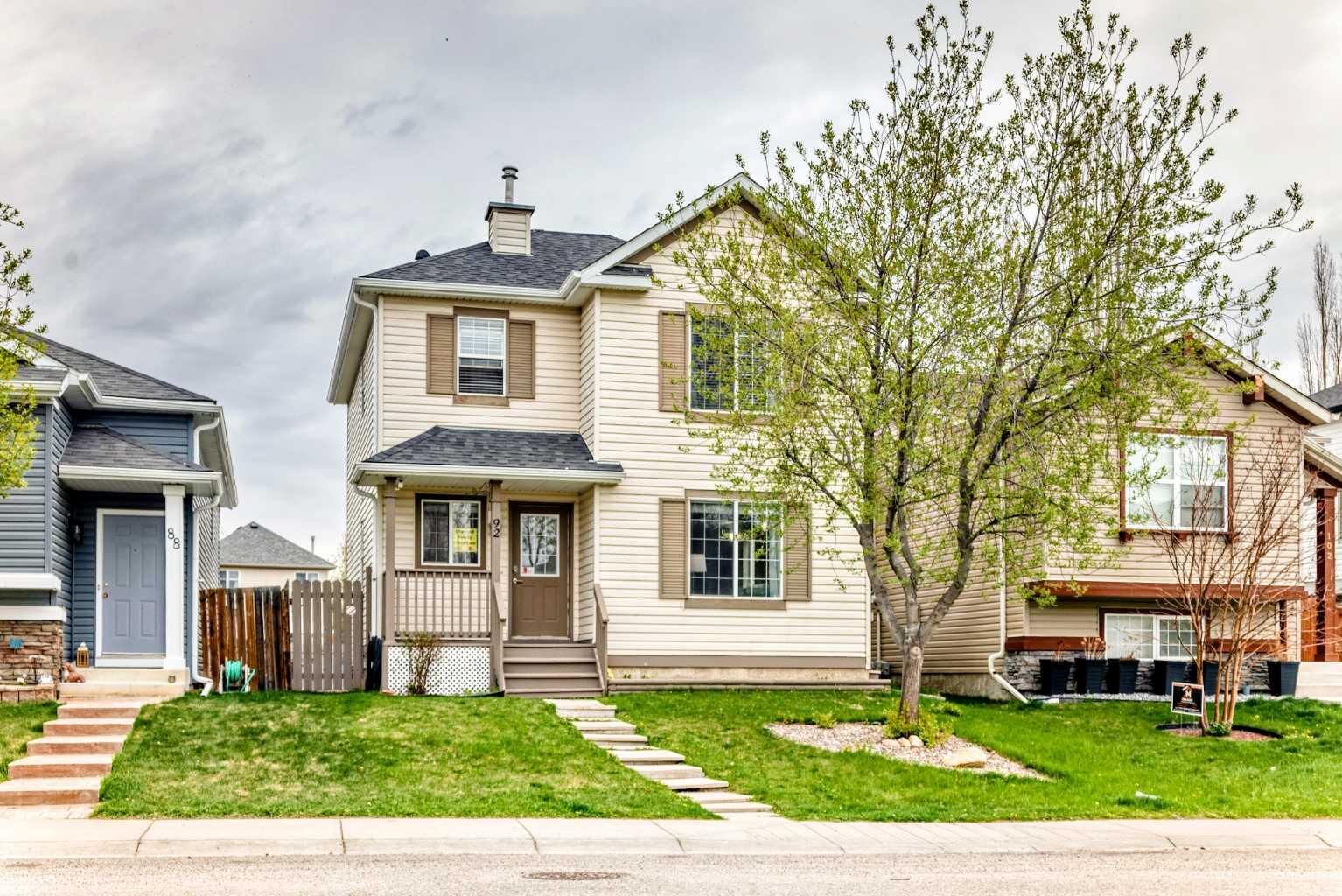 Property Photo:  92 Covehaven Road NE  AB T3K 5W6 