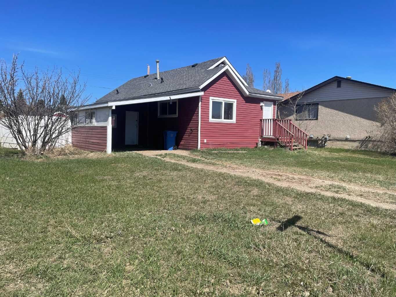 Property Photo:  11232 105 Avenue  AB T0H 1L0 