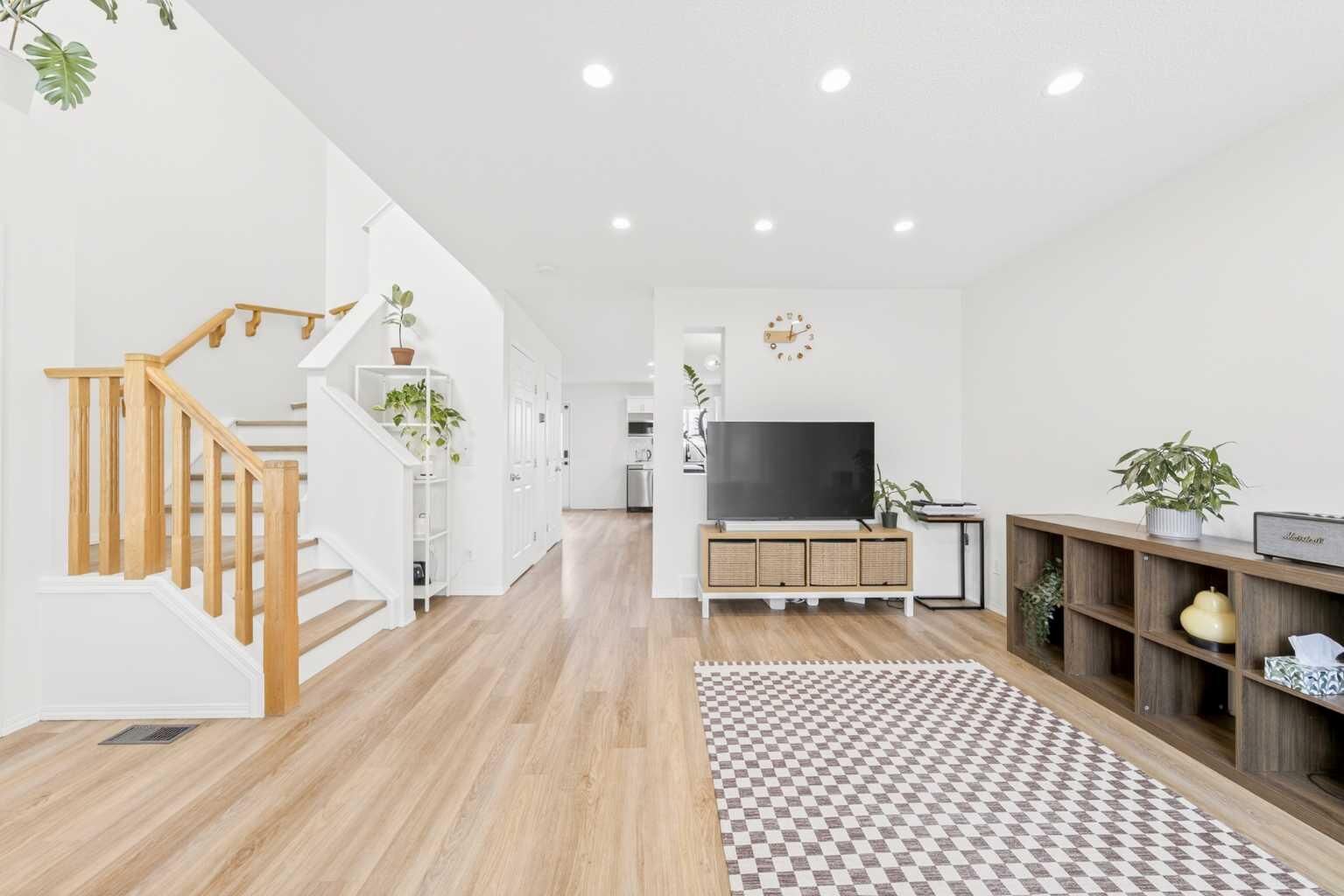 Property Photo:  182 Covemeadow Close NE  AB T3K 6H1 