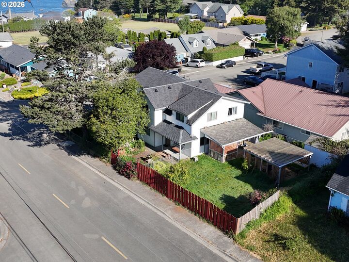 Property Photo:  17305 Blueberry Dr  OR 97415 