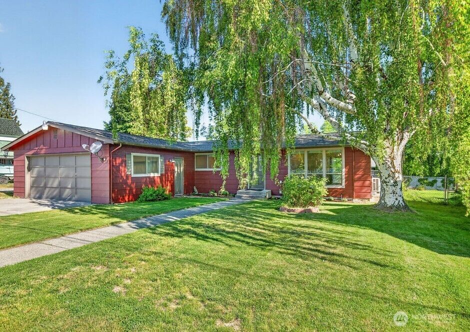 Property Photo:  1312  Springwater Avenue  WA 98801 
