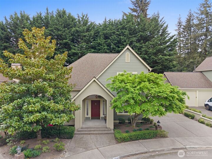 Property Photo:  6712  127 Place SE  WA 98006 