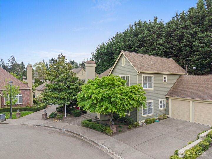 Property Photo: 6712 127 Place SE WA 98006