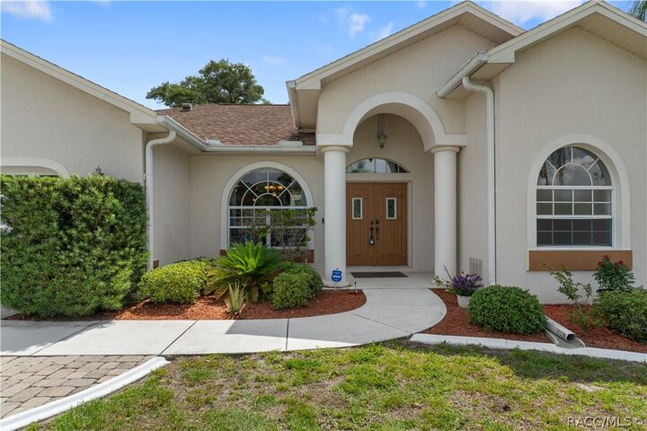 Property Photo:  3200 St. Ives Boulevard  FL 64609 