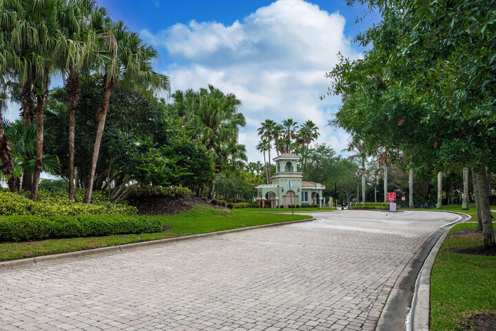 Property Photo:  1367 NW Leonardo Circle  FL 34986 