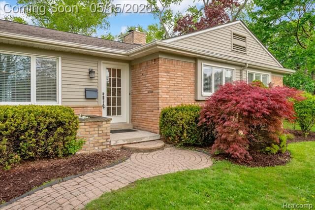 Property Photo:  1131 Pleasant Street  MI 48009 