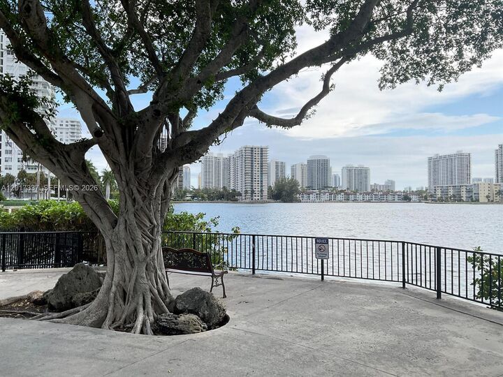 Property Photo:  2780 NE 183rd St 1007  FL 33160 