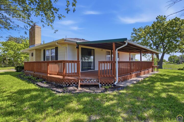 Property Photo:  8105 K-16 Hwy  KS 66436 