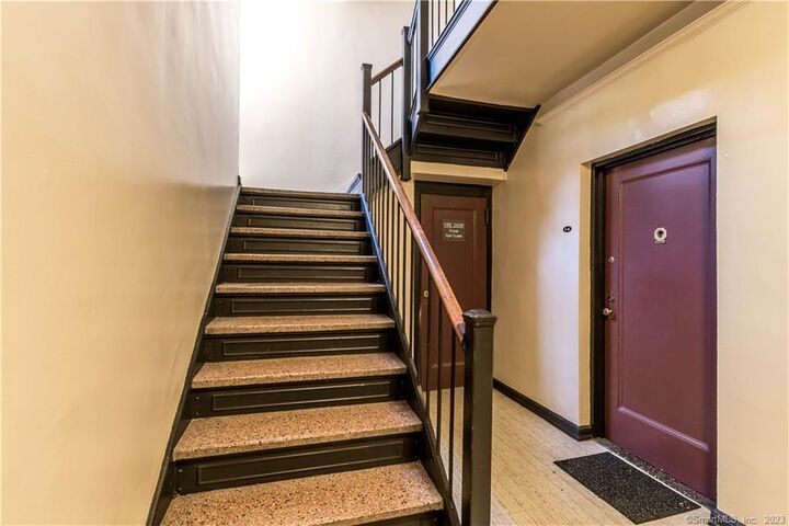 Property Photo: 140 Woodside Green 2B CT 06905
