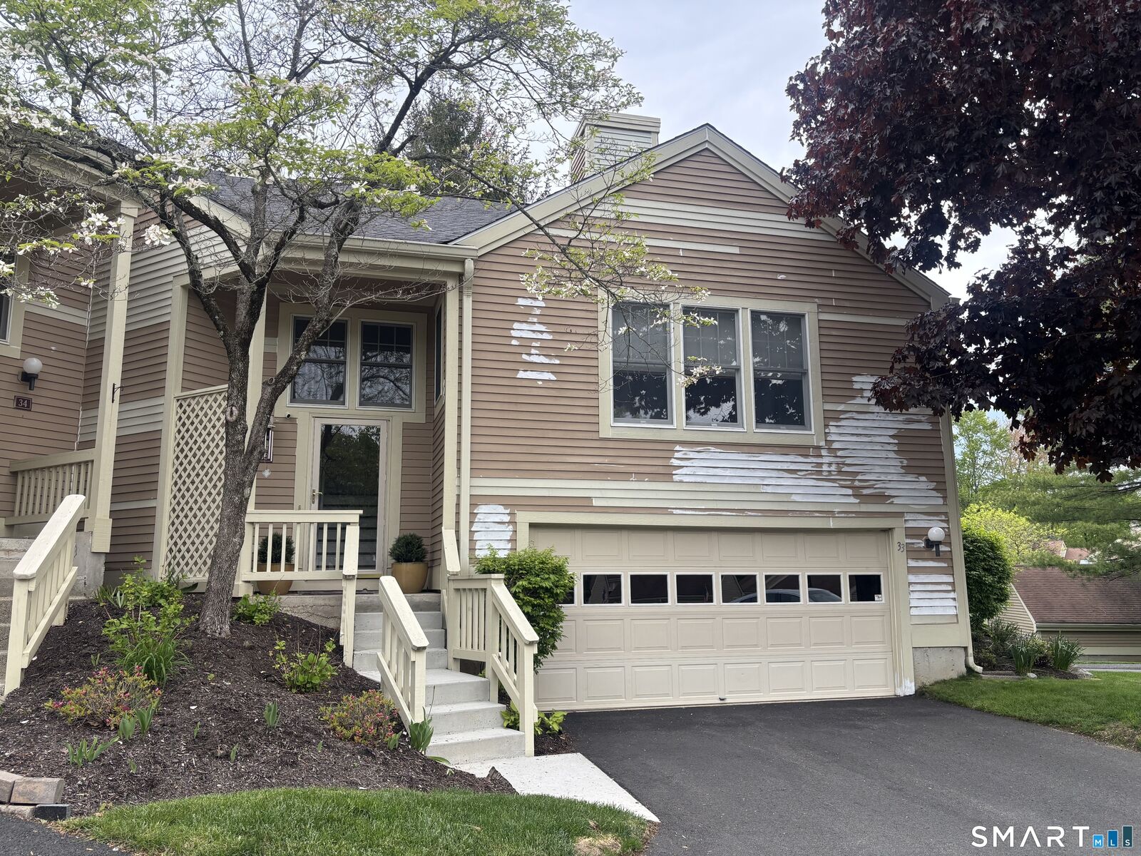 Property Photo:  33 Britannia Drive  CT 06811 