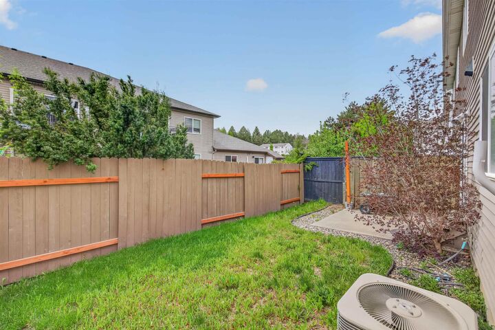 Property Photo:  253 NW Clay Ct  WA 99163 